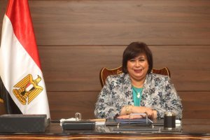 وزيرة الثقافة تعلن زيادة أيام فعاليات معرض القاهرة الدولى للكتاب 53 