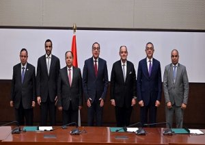 التوقيع على اتفاق إطاري مُلزم بين الحكومة المصرية وشركة جلوبال أوتو لتصنيع السيارات محليا