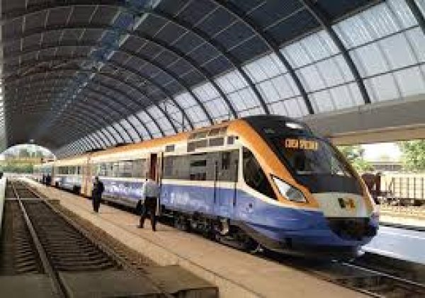 رومانيا تعتزم تصدير 200 عربة قطار حديثة لمصر