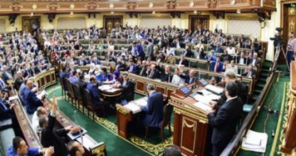 البرلمان يوافق على قانون التأجير التمويلى والتخصيم