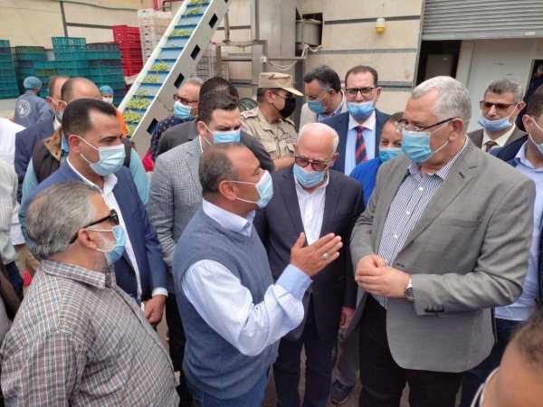 وزير الزراعة ومحافظ بورسعيد يعقدان لقاءا مفتوحا مع نواب المحافظة والقيادات الشعبية والتنفيذية بها