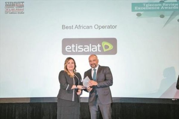 «اتصالات مصر» تفوز بجائزة أفضل مشغل للاتصالات فى أفريقيا