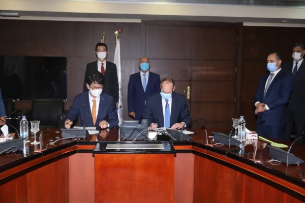وزير النقل يشهد توقيع عقد تنفيذ مشروع تحديث نظم الإشارات على خط نجع حمادي- الأقصر