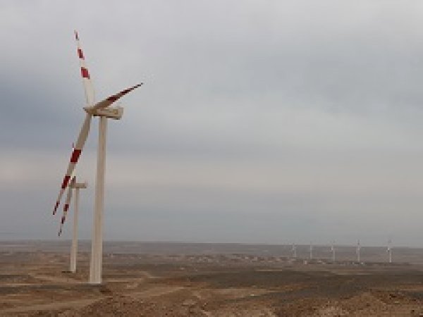 الحكومة تنتهي من بيع محطات توليد الطاقة من الرياح في جبل الزيت قبل نهاية مارس 