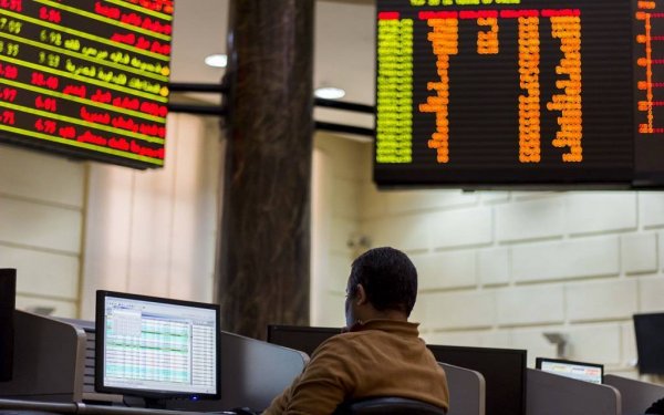 الأسهم القيادية تهبط ببورصة مصر دون 16350 نقطة بالتعاملات الصباحية