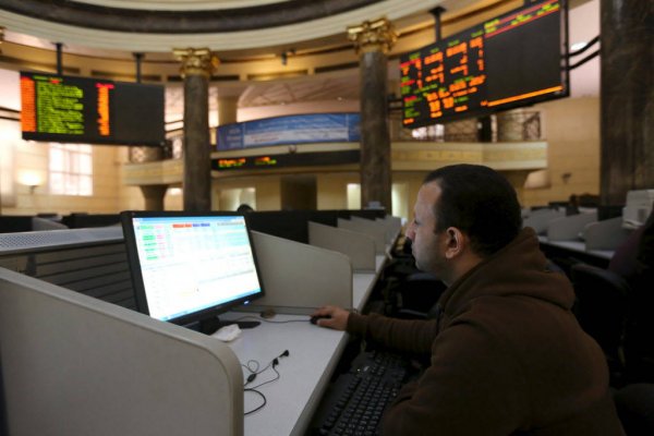 مبيعات عربية تهبط ببورصة مصر هامشياً بالمستهل
