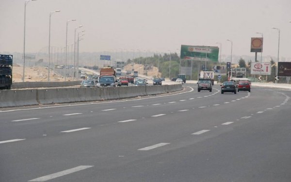 الحكومة المصرية توضح قرار حظر النقل الثقيل على الدائري