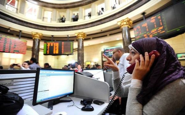 البورصة المصرية تخسر 12 مليار جنيه فى 10دقائق.. ومؤشرها الرئيسى يتراجع 4.27%