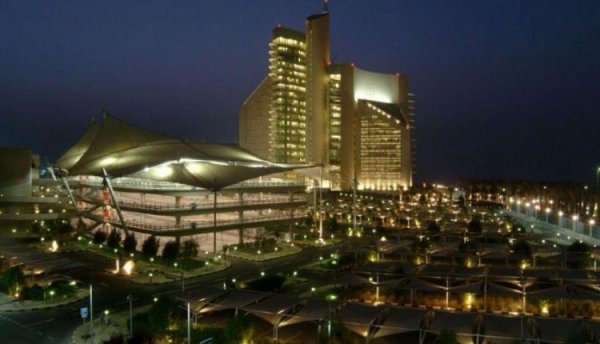 مؤسسة البترول الكويتية تسعى لاقتراض مليار دولار من بنوك عالمية
