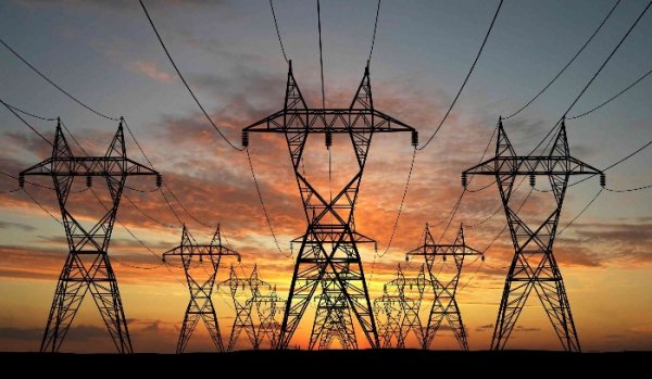إيطاليا تعرض على مصر مشروع ربط كهربائي بتكلفة 2.8 مليار دولار