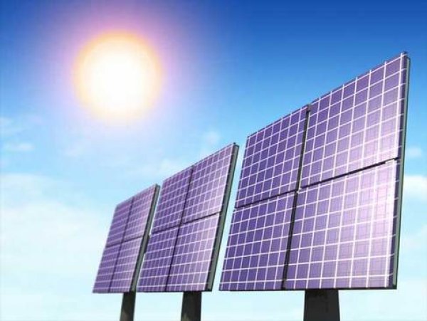 تأجيل توقيع الاتفاق مع “إينى” الايطالية لإنشاء محطة شمسية  