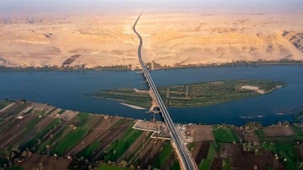 افتتاح 11  مشروع في محاور النيل والطرق الرئيسية والكباري  بتكلفة 18 مليار جنيه
