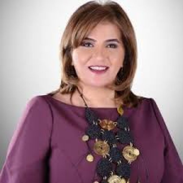 واحدة ضمن 50 امراة مؤثرة بمصر.. ما لا تعرفه عن الدكتورة نور الزينى 