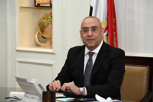 وزير الإسكان يتابع ما يتم تنفيذه من مشروعات تطوير ورفع كفاءة البنية التحتية بمدينة برج العرب الجديدة