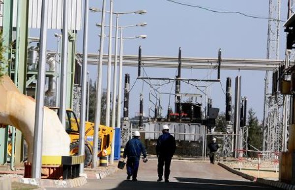 مفاوضات بين «القابضة للكهرباء» و«سيمنس» لصيانة وتشغيل 3 محطات