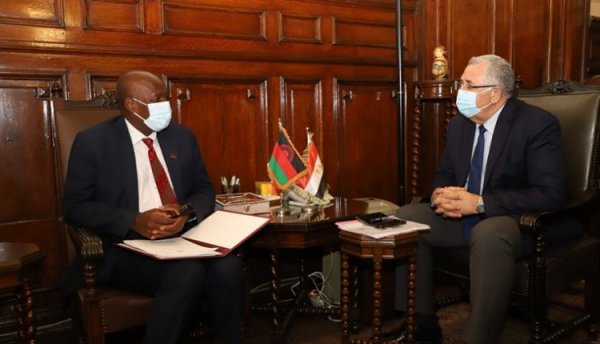 وزير الزراعة يبحث مع نظيره المالاوي تدعيم التعاون المشترك بين البلدين