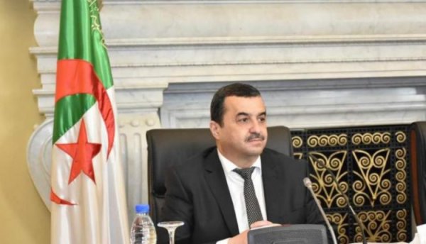 وزير الطاقة الجزائري: ندرس الربط الكهربائي مع أوروبا 