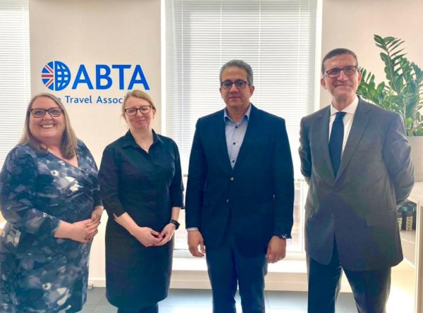 وزير السياحة والآثار يلتقى مسئولي اتحاد وكلاء وشركات السياحة والسفر البريطانيةABTA