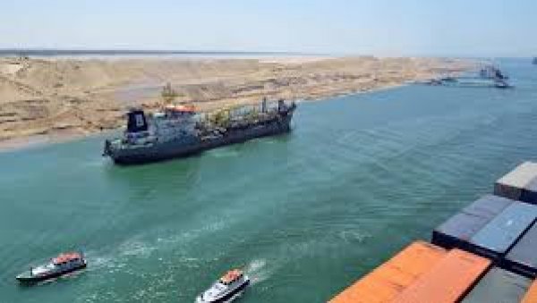 عبور 58 سفينة المجرى الملاحي لقناة السويس بحمولات 4.1 مليون طن