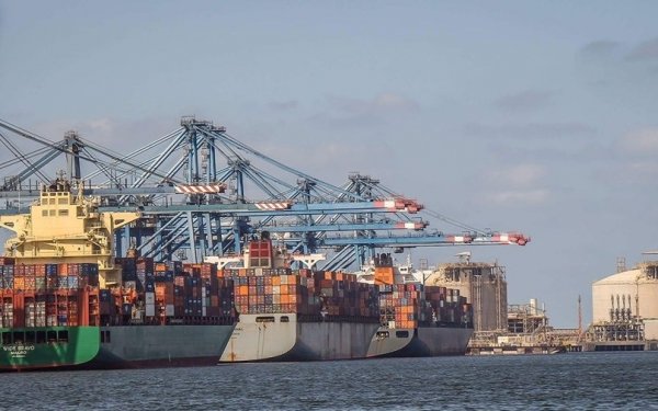 ميناء دمياط يستقبل السفينة MARAN GAS لتحميل 62 ألف طن غاز مسال
