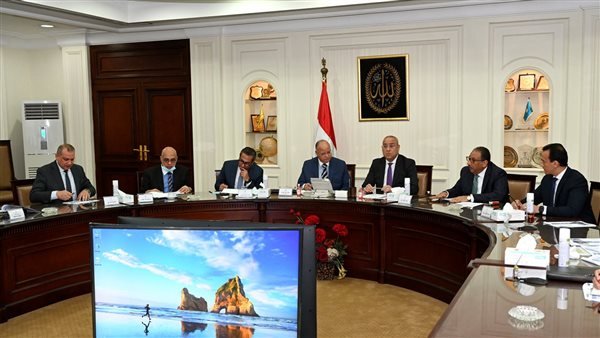 وزير الإسكان ومحافظ القاهرة يتابعان الاستعدادات لإجراء القرعة وتسليم الوحدات السكنية في 