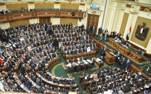 النواب المصري يُقر التصالح في مخالفات البناء مبدئياً