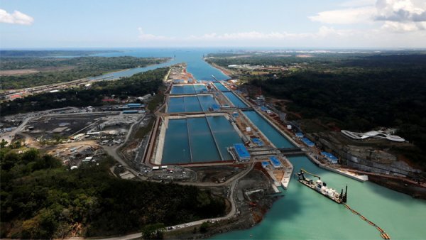 قناة بنما ترفع عدد السفن العابرة بداية من منتصف يناير 2024