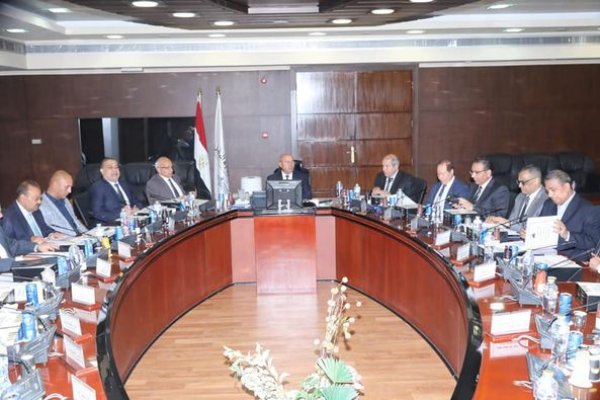 وزير النقل يترأس الجمعية  العمومية العادية والغير عادية للشركة المصرية للصيانة الذاتية للطرق والمطارات