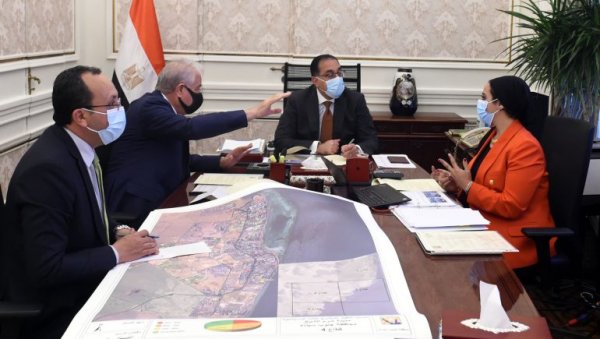 رئيس الوزراء يتابع الاستعدادات لمؤتمر “COP27″ وتنفيذ 3 محطات طاقة شمسية بـ”شرم الشيخ”