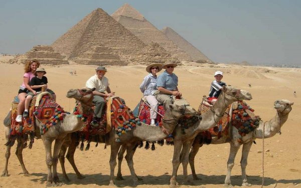 كابيتال إيكونوميكس تتوقع استمرار نمو إيرادات السياحة في مصر