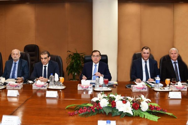 القاهرة للتكرير تستهدف تسليم المصرية للتكريرحوالى 2ر4 مليون طن مازوت خلال العام .