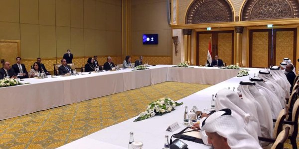 رئيس الوزراء يلتقي أكثر من 30 من كبار المستثمرين الاماراتيين للتعريف بالفرص الاستثمارية 