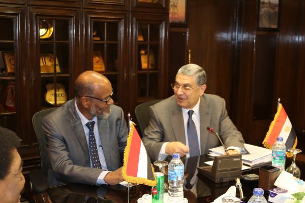 مصر والسودان يبحثان مشروع الربط الكهربائى 