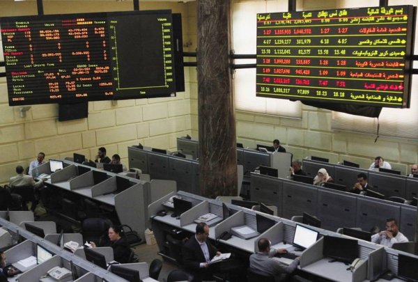 بورصة مصر تخسر 2.8 مليار جنيه بالتعاملات الصباحية
