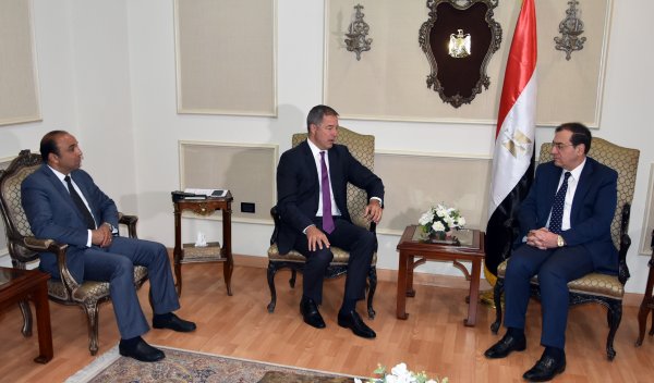 وزير البترول يبحث مشروع بوابة مصر مع رئيس هاليبرتون