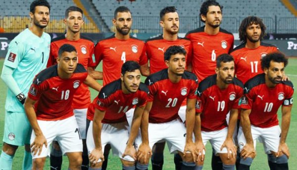 الكاف يعين طاقم تحكيم مباراة مصر وغينيا بيساو