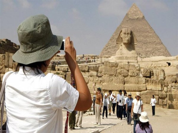  مصر تروج لمقاصدها السياحية بـ«نظارة الواقع الافتراضى» من برلين 