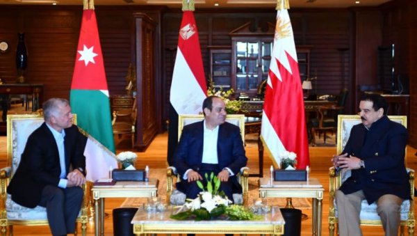 “السيسي” يؤكد تطلع مصر إلى تعزيز التعاون البناء مع البحرين والأردن