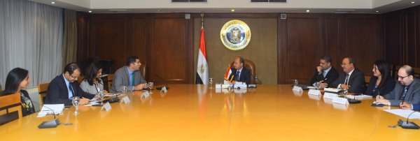 وزير التجارة والصناعة يبحث مع ممثلى شركة نستله مصر المشروعات المستقبلية