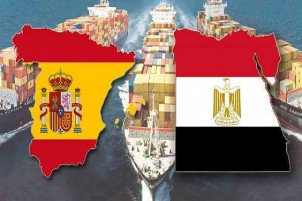 وزير التجارة والصناعة يتلقي تقريراً حول حركة التبادل التجاري بين مصر وأسبانيا خلال عام 2017