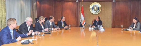 وزير التجارة والصناعة يبحث مع ممثلي يو بى اس تسهيل تصدير المنتجات المصرية للأسواق الإقليمية والقارية