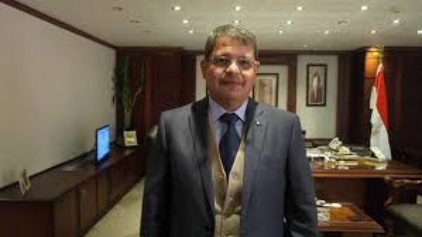 عمرو مصطفى يتلقى 4 عروض للعمل بعد استقالته من اموك