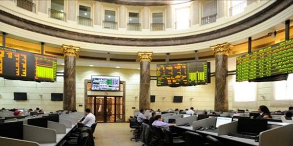 خبراء: استمرار تراجع مؤشرات البورصة المصرية يعود لتوالي الأخبار السلبية