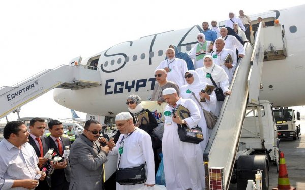 مصر للطيران تسير 44 رحلة جوية لعودة 9250 حاجاً