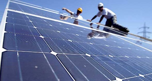 «سولار إنستالر» تنشئ مصنعاً للألواح الشمسية بقدرة 100 ميجاوات فى أسوان