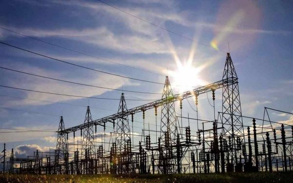 الكهرباء تنفي وقف الخدمة لتقديم مخالصة من الضرائب العقارية