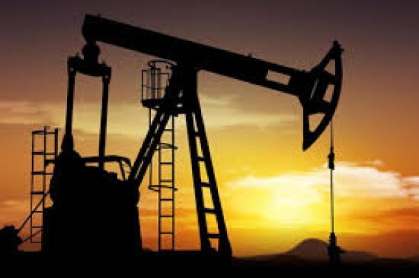 النفط يهبط وسط قلق بشأن النمو الاقتصادي العالمي