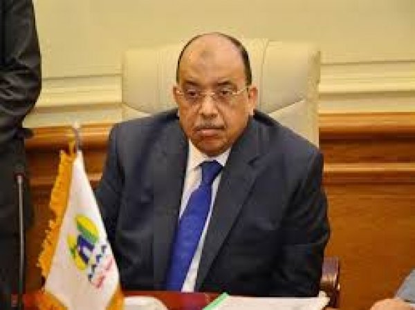 وزير التنمية يبحث الخطة الاستثمارية وموقف المشروعات المتعثرة بالقاهرة