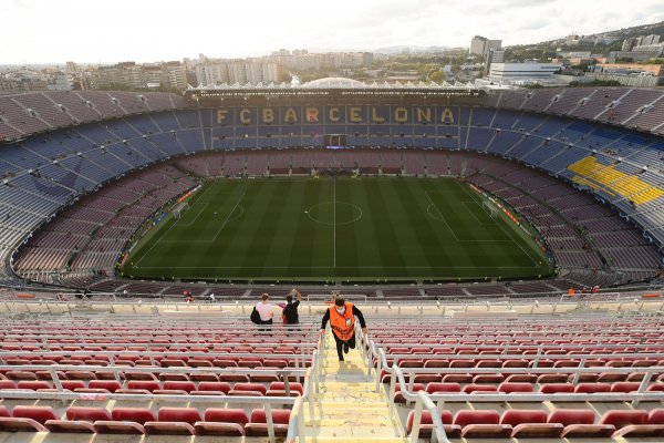 أعضاء نادي برشلونة يدعمون خطة بـ1.7 مليار دولار لتجديد ملعب 